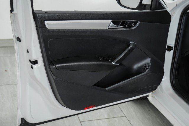 Used 2016 Volkswagen Passat 1.8T S w/ Lighting Package (P06) image 39