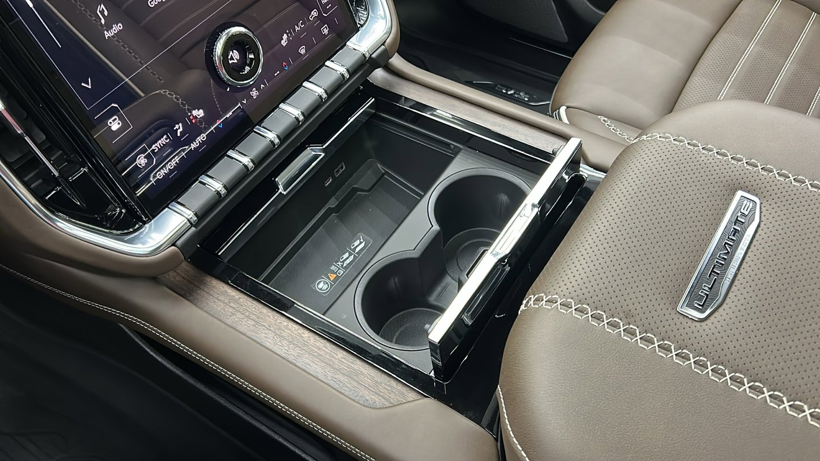 Used 2025 GMC Yukon XL Denali Ultimate image 22