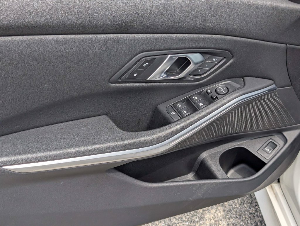 Used 2025 BMW 330i Sedan RWD image 13