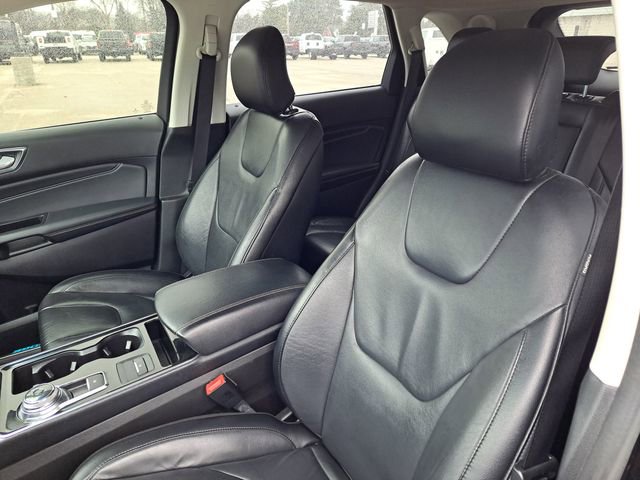 Used 2019 Ford Edge Titanium image 6