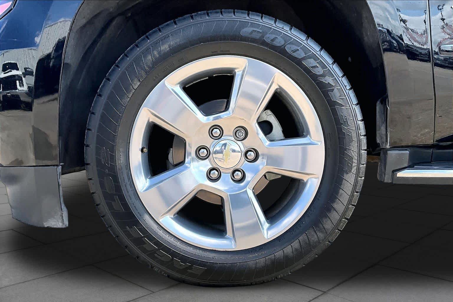 Used 2018 Chevrolet Tahoe Premier RWD image 11