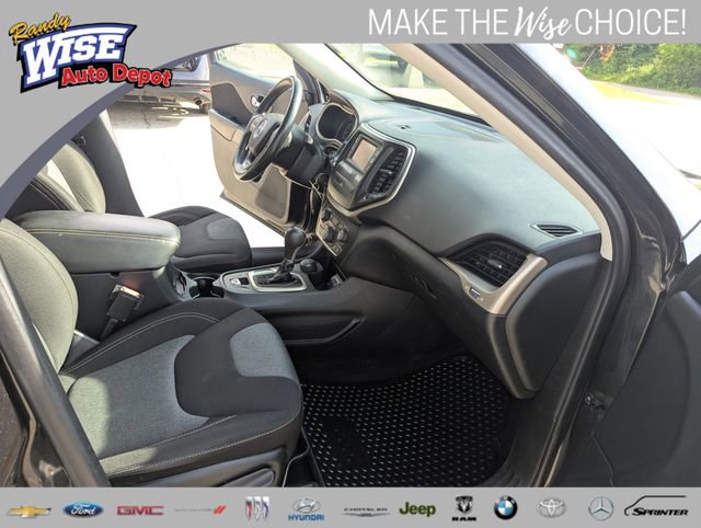 Used 2015 Jeep Cherokee Sport w/ Cold Weather Group AWD/4WD image 20