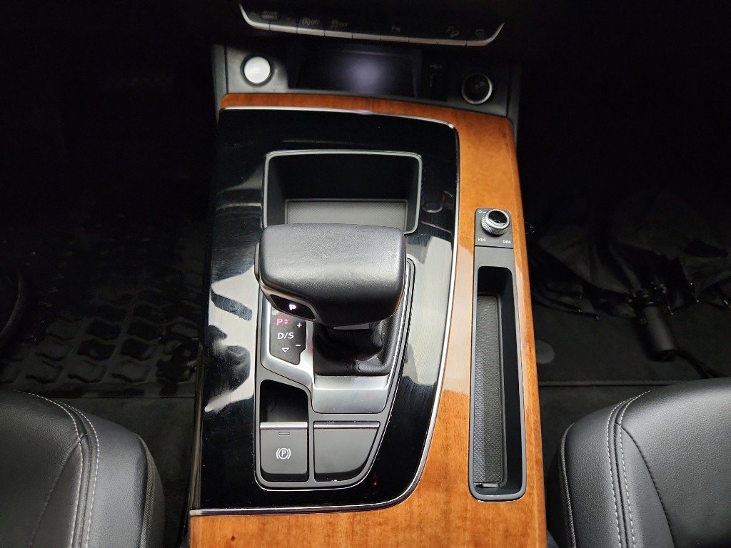 Used 2023 Audi Q5 2.0T Premium w/ Convenience Package image 27