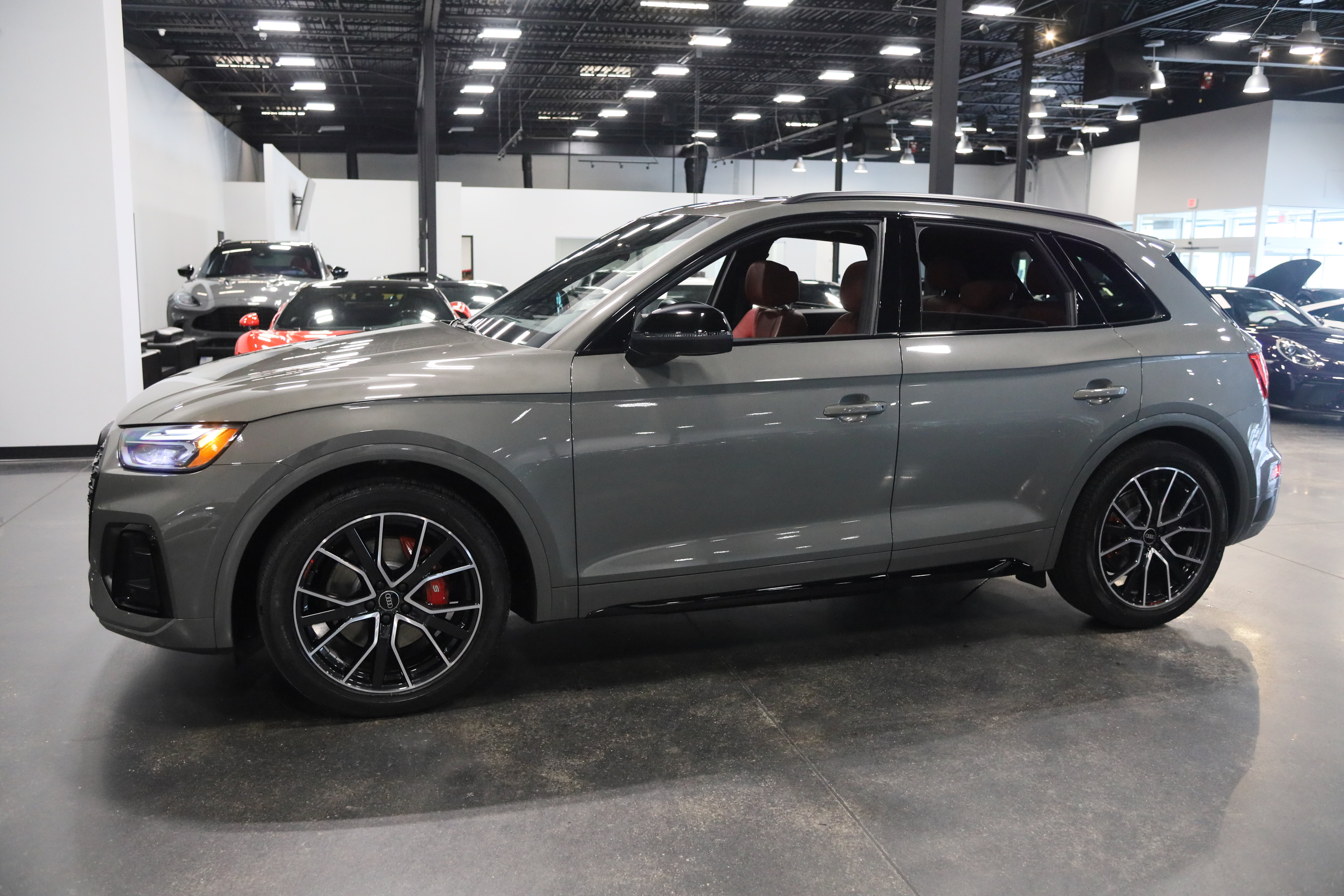 Used 2023 Audi SQ5 Premium Plus w/ Premium Plus Package AWD/4WD image 9