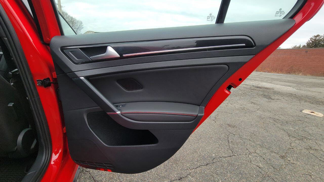 Used 2017 Volkswagen GTI Sport image 25