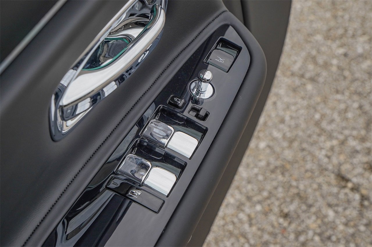 New 2025 Rolls-Royce Spectre w/ Spectre Launch Package image 43