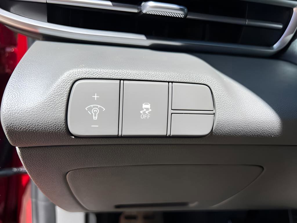 Used 2025 Hyundai Elantra Sport image 19