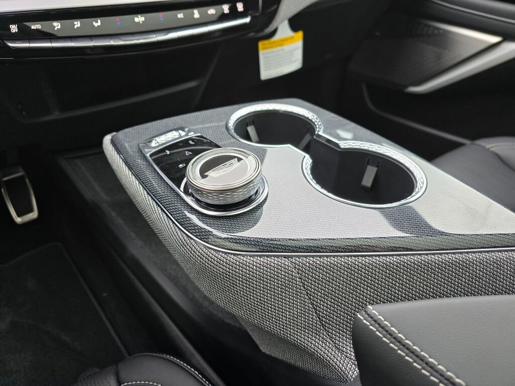 New 2026 Cadillac Optiq Luxury 2 image 20