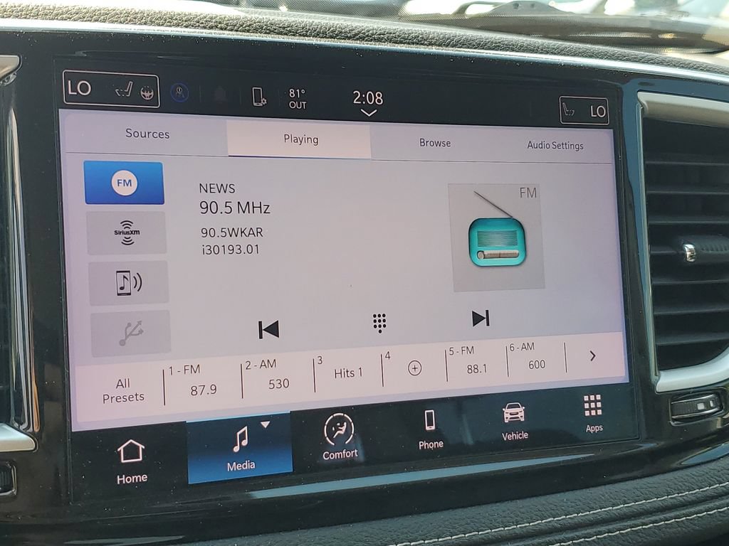 Used 2022 Chrysler Pacifica Touring-L FWD image 13