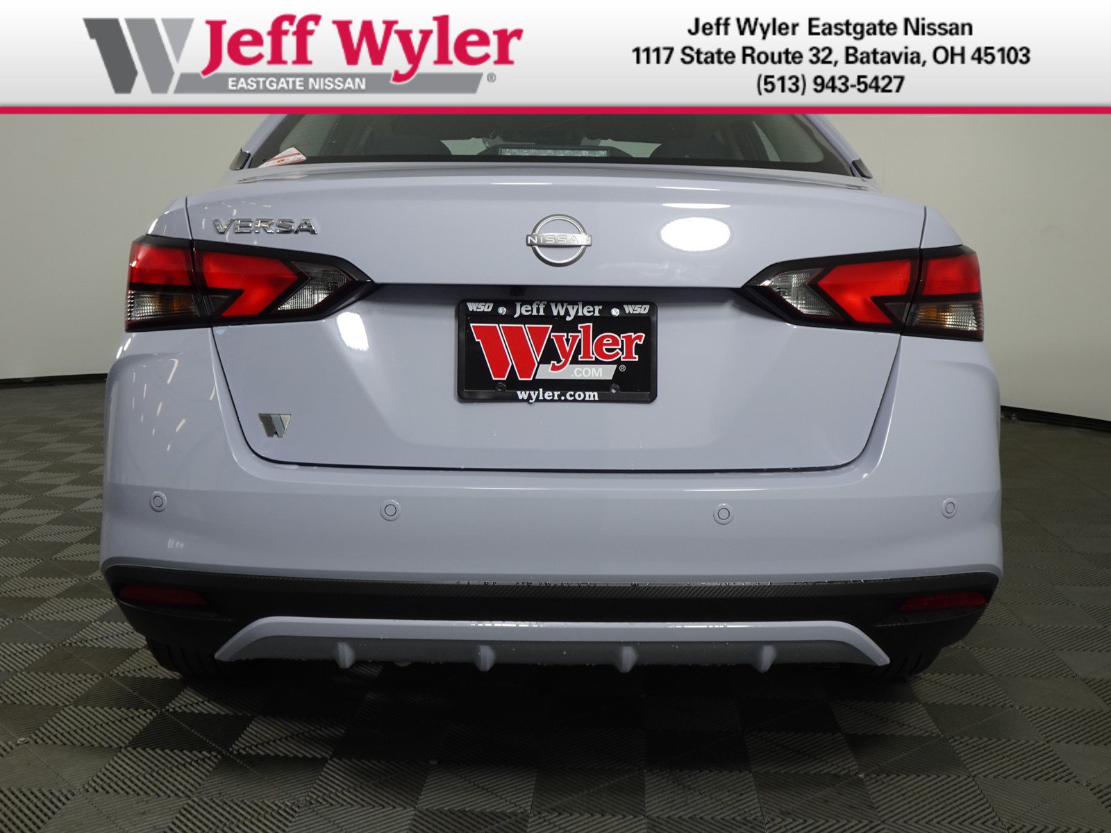 New 2025 Nissan Versa SV w/ Trunk Package FWD image 18