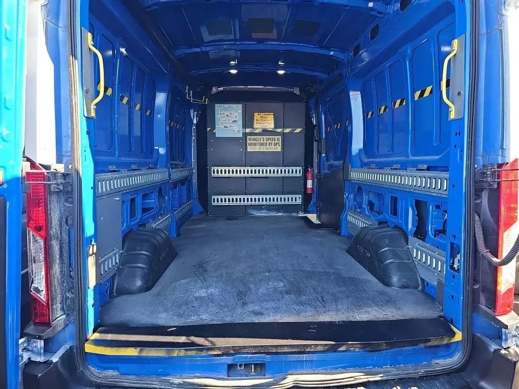 Used 2017 Ford Transit 250 148 Medium Roof image 22