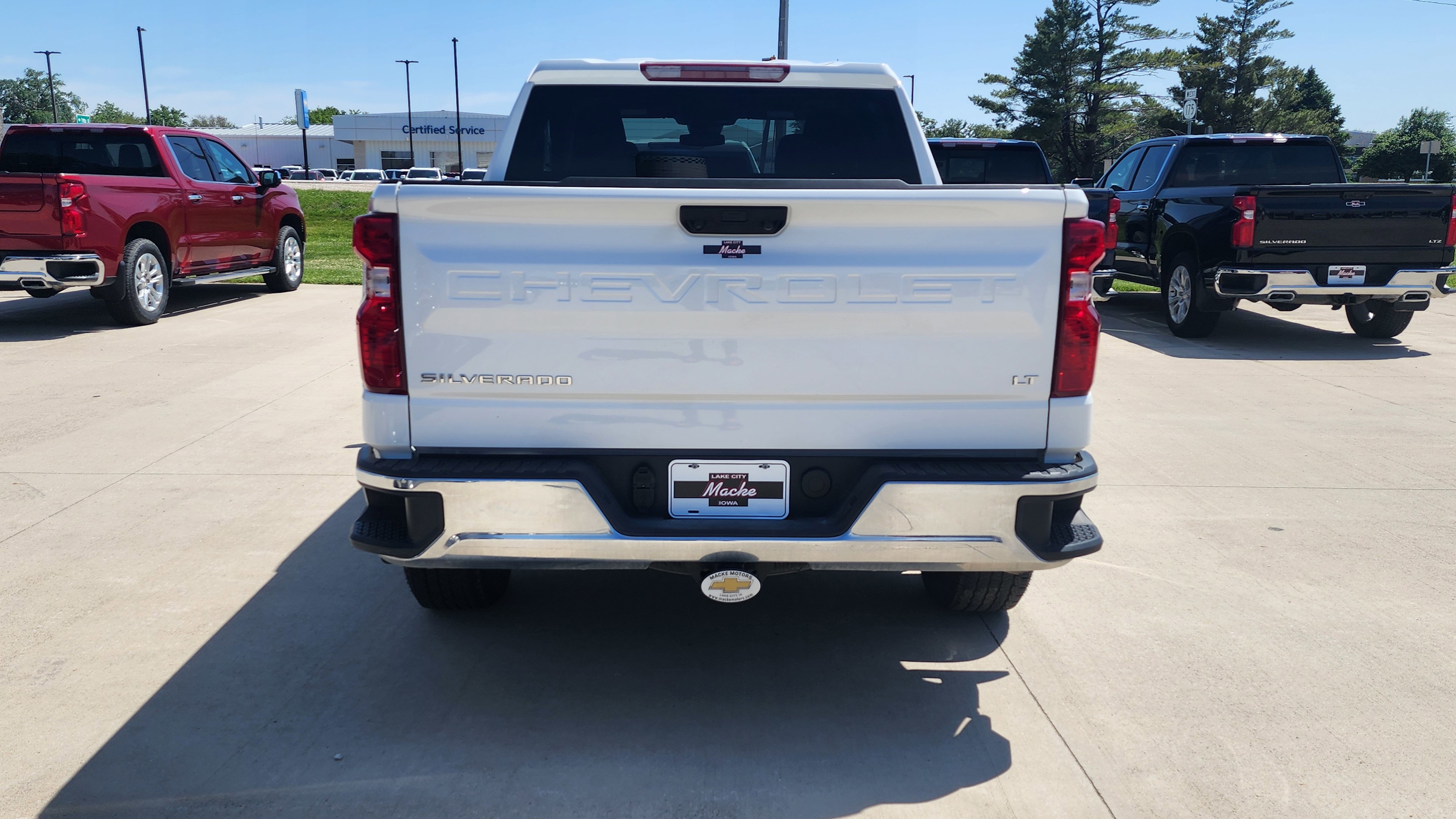 Used 2025 Chevrolet Silverado 1500 LT AWD/4WD image 6
