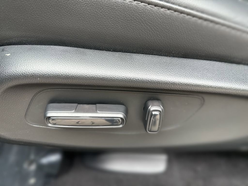 Used 2026 Honda HR-V EX-L image 14