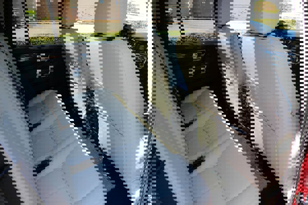 Used 2015 Land Rover LR4 HSE LUX image 37