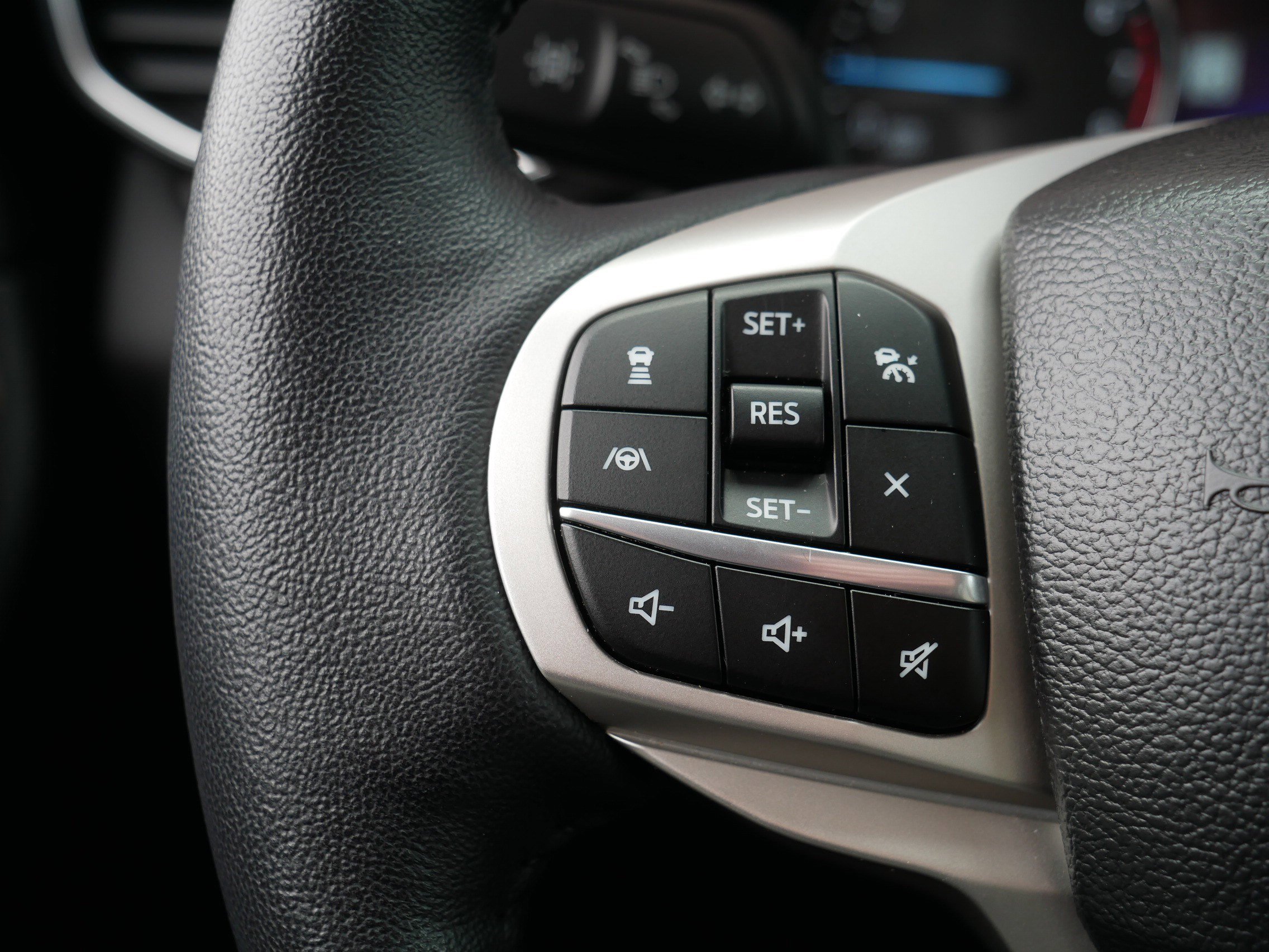 Used 2023 Ford Explorer XLT w/ Equipment Group 202A image 28