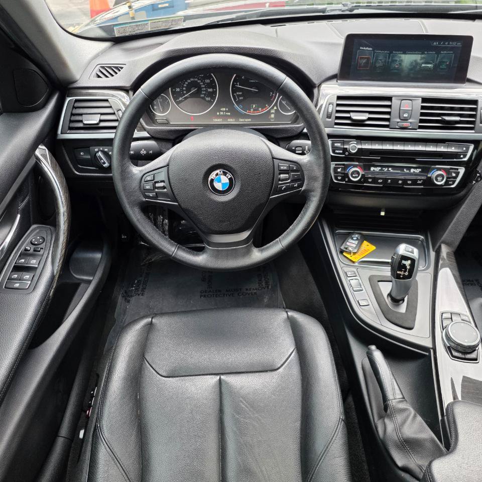 Used 2017 BMW 320i xDrive Sedan AWD/4WD image 22