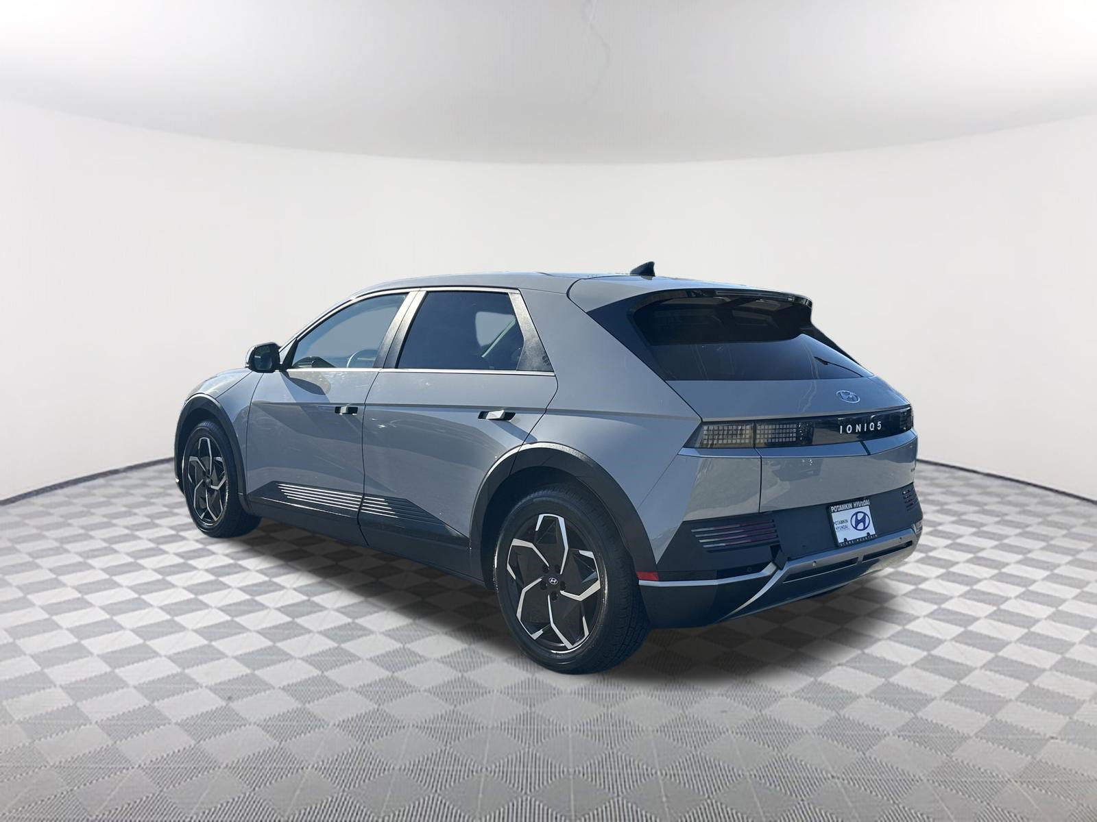 Used 2024 Hyundai Ioniq 5 SEL AWD/4WD image 7