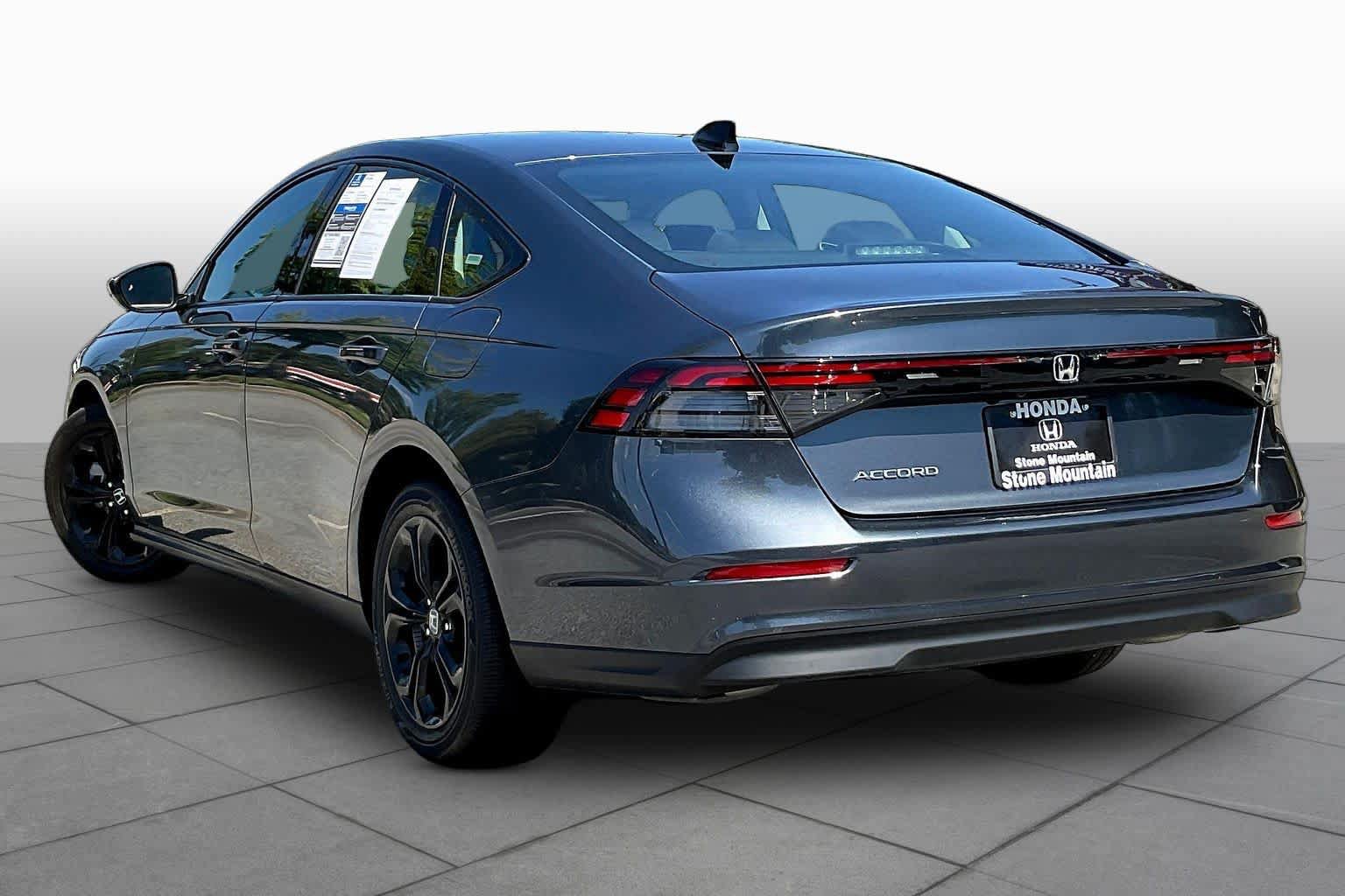 Used 2025 Honda Accord SE image 12