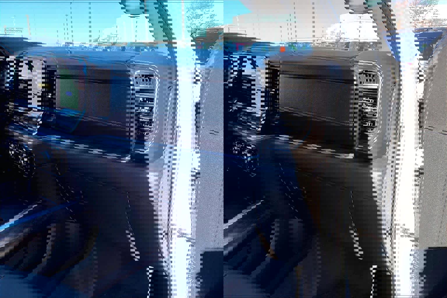 Used 2024 GMC Sierra 2500 SLT w/ SLT Premium Package image 38