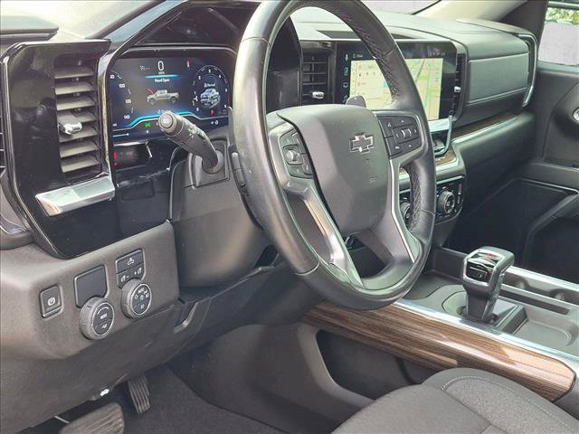 Used 2025 Chevrolet Silverado 1500 RST RWD image 9
