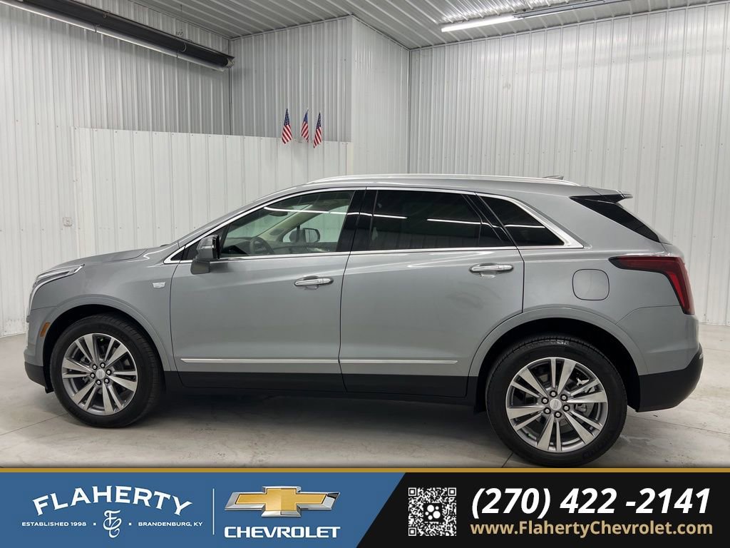 Used 2025 Cadillac XT5 Premium Luxury w/ LPO, Floor Liner Package FWD image 5