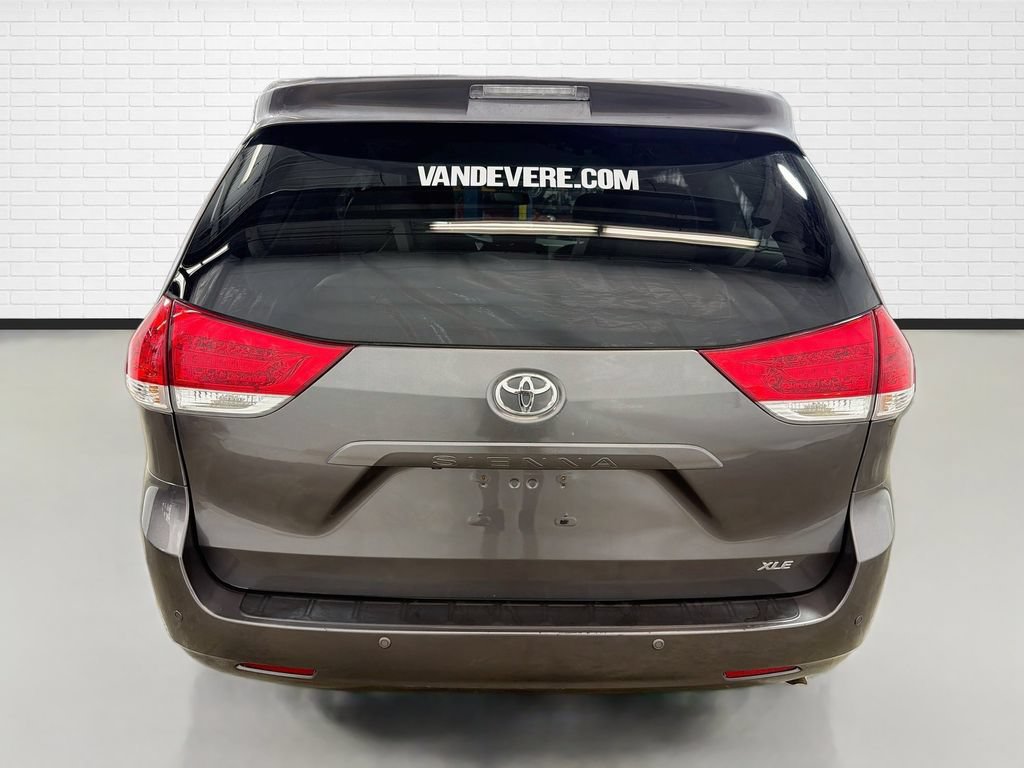 Used 2014 Toyota Sienna XLE FWD image 8