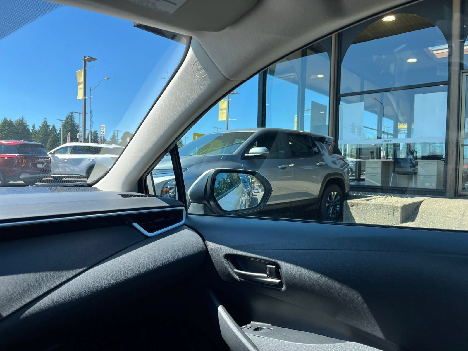 Used 2025 Toyota Corolla LE FWD image 35