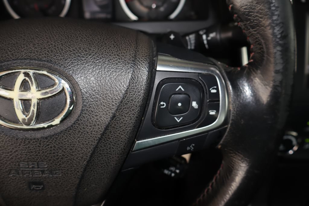 Used 2015 Toyota Camry SE FWD image 19