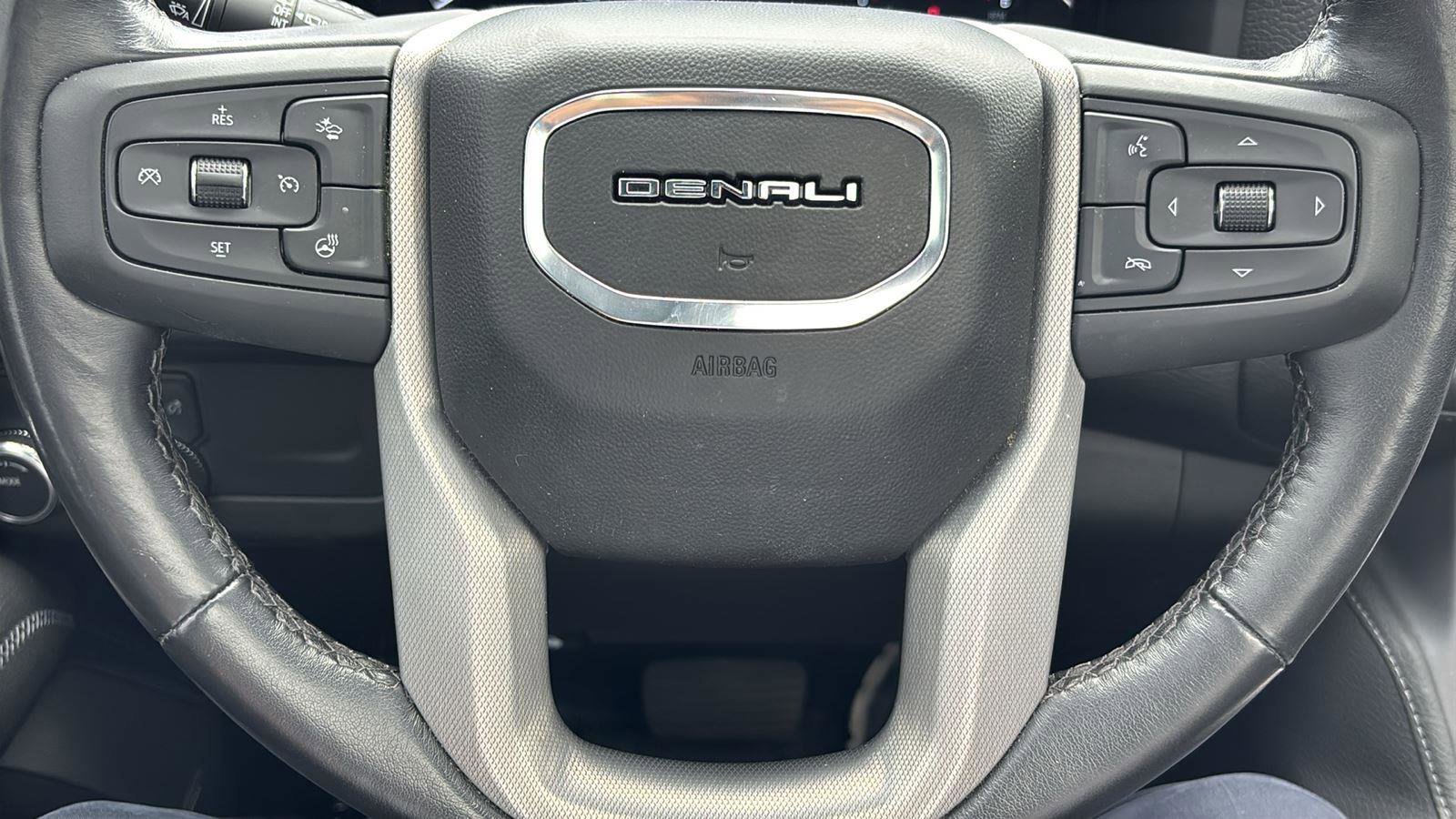 Used 2023 GMC Yukon XL Denali RWD image 29