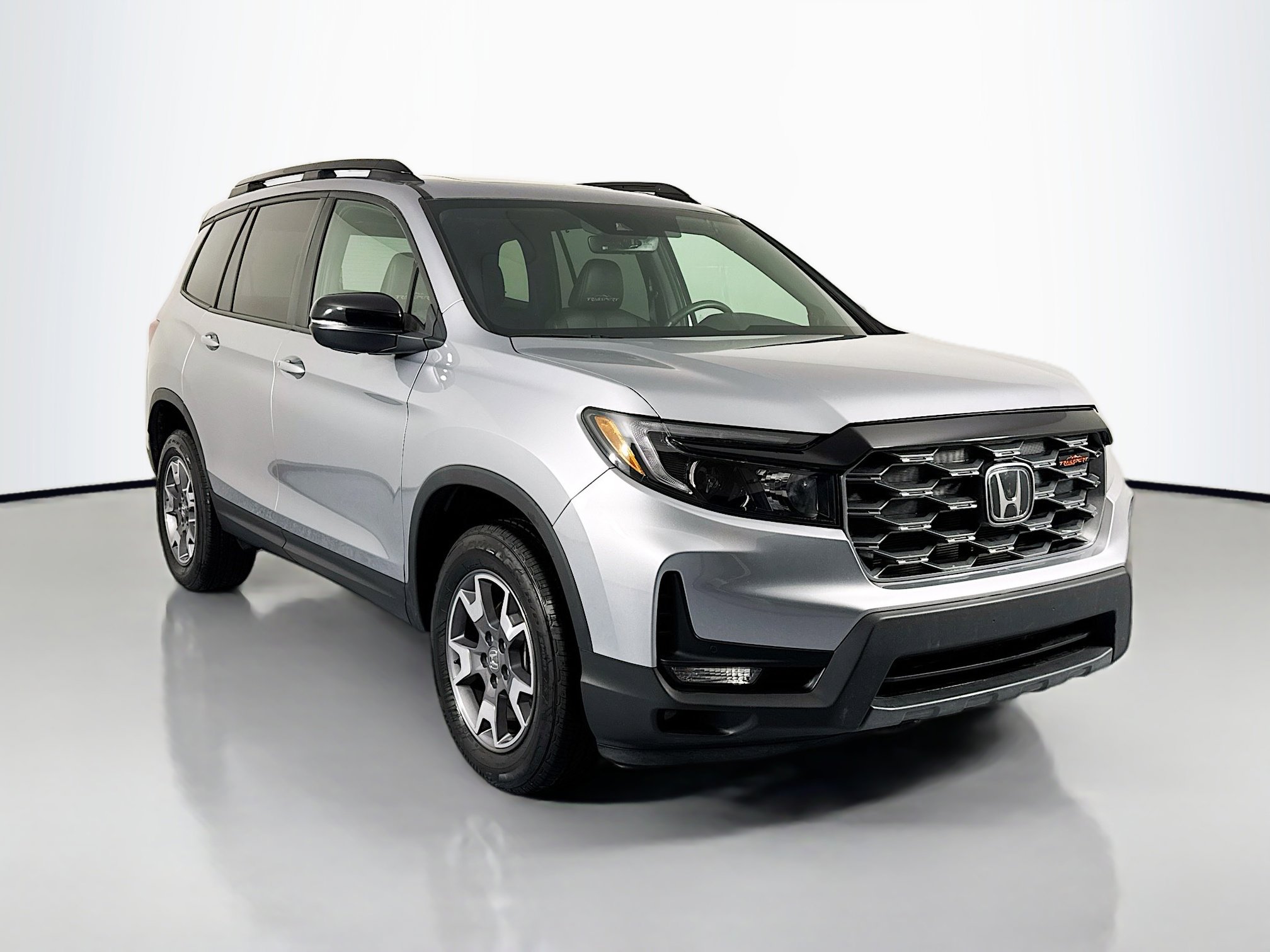 Certified 2023 Honda Passport TrailSport image 3