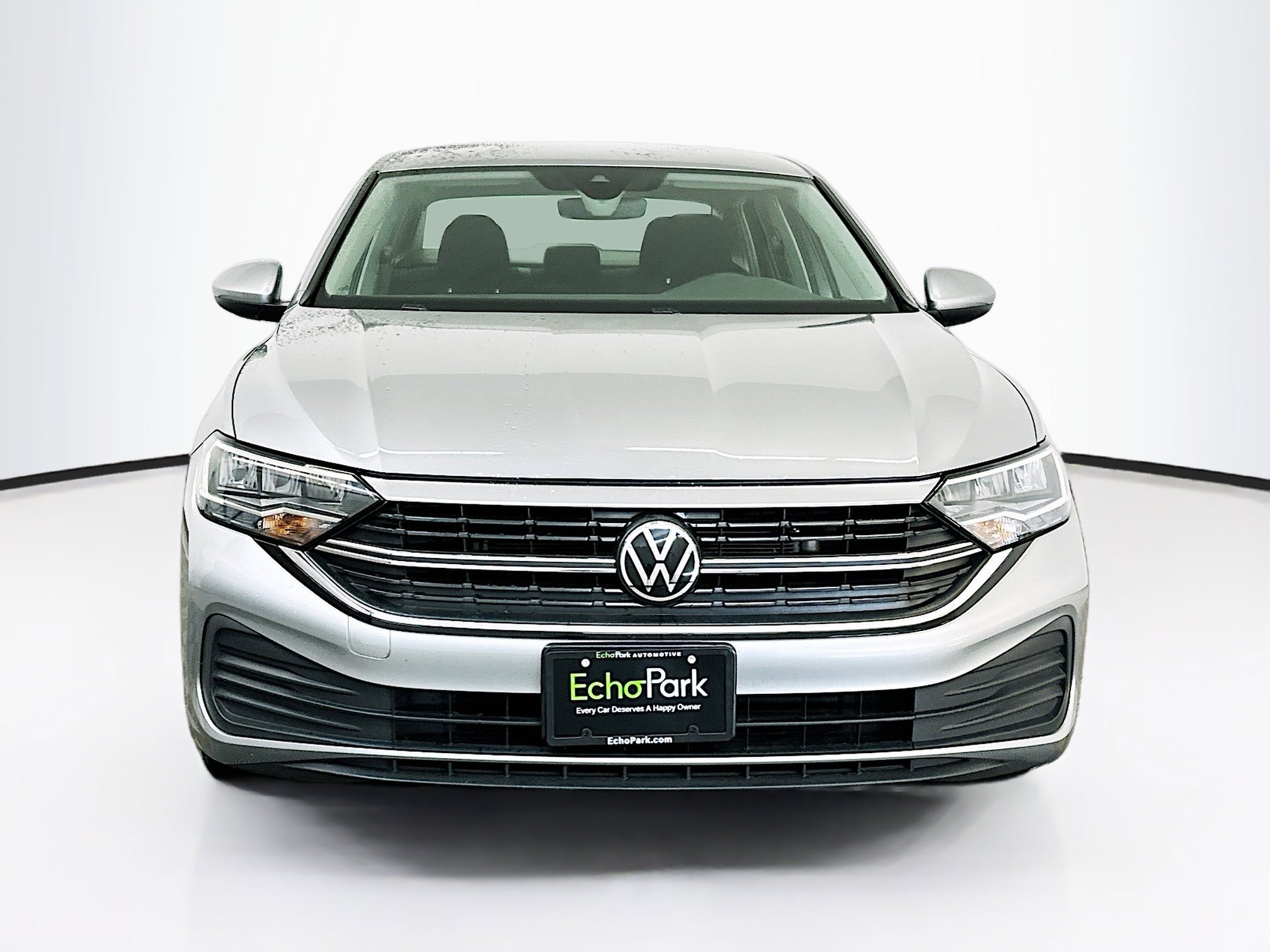 Used 2024 Volkswagen Jetta S image 2