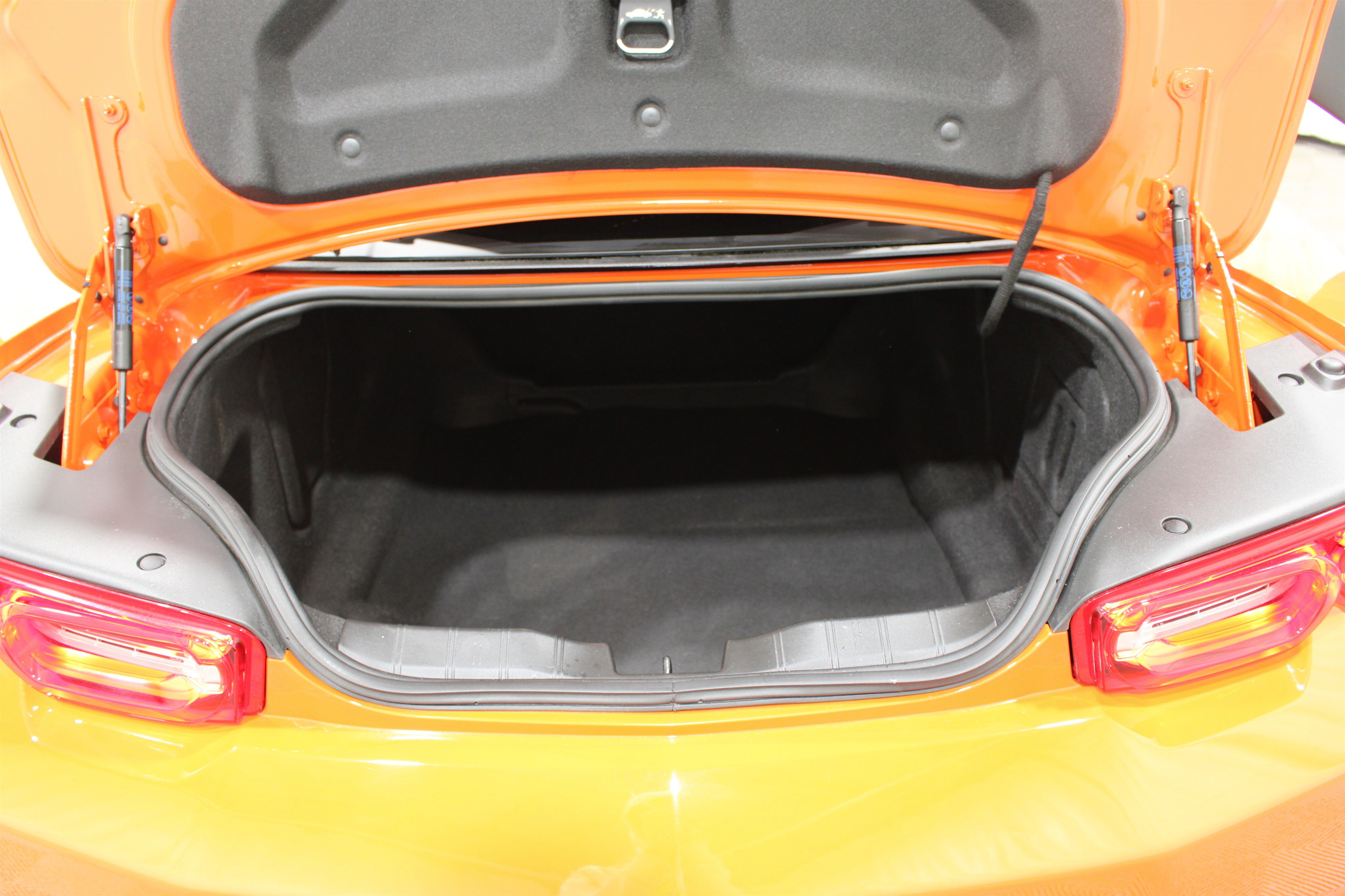 Used 2021 Chevrolet Camaro LT image 22