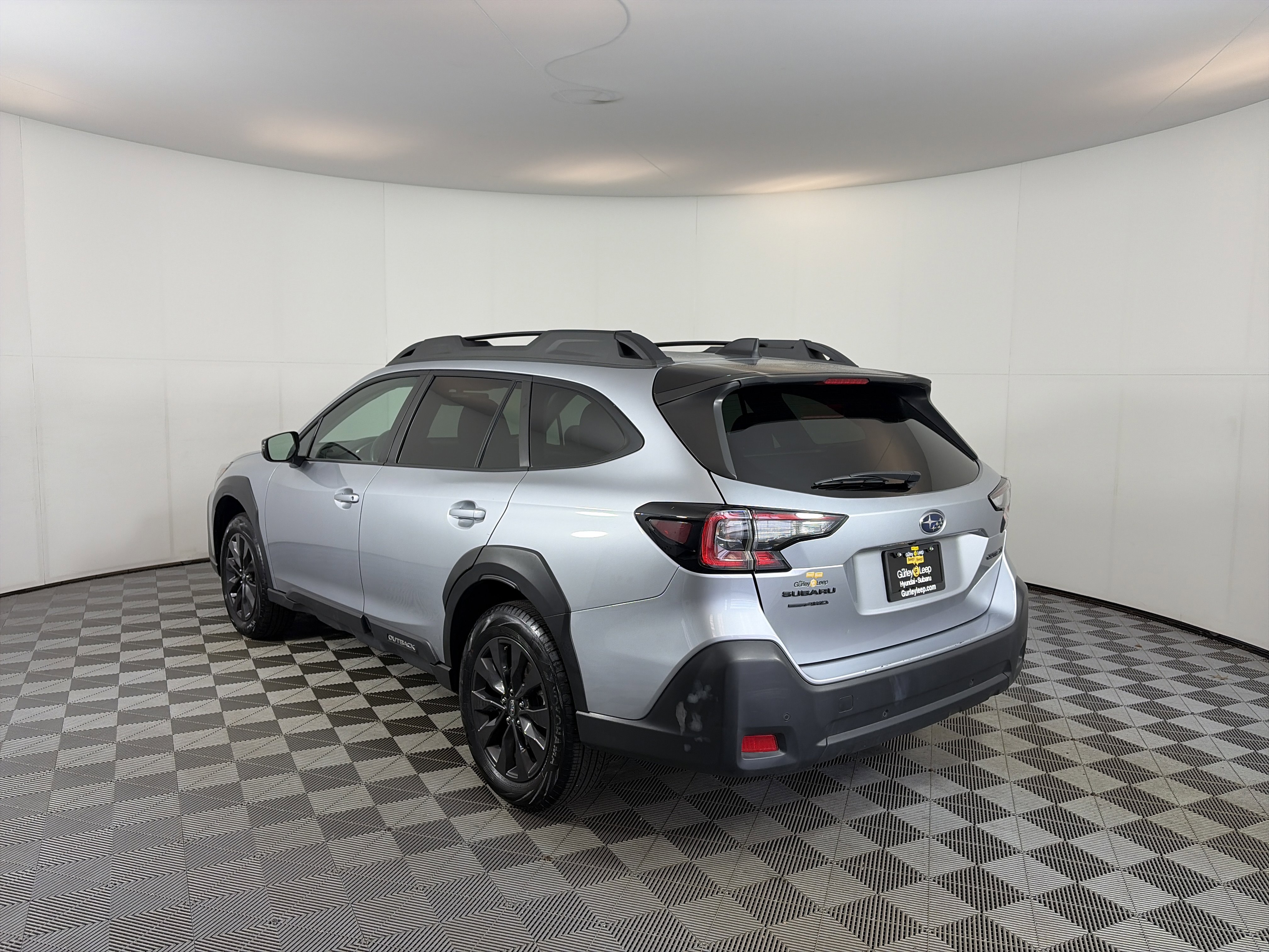 Certified 2025 Subaru Outback Onyx Edition AWD/4WD image 8