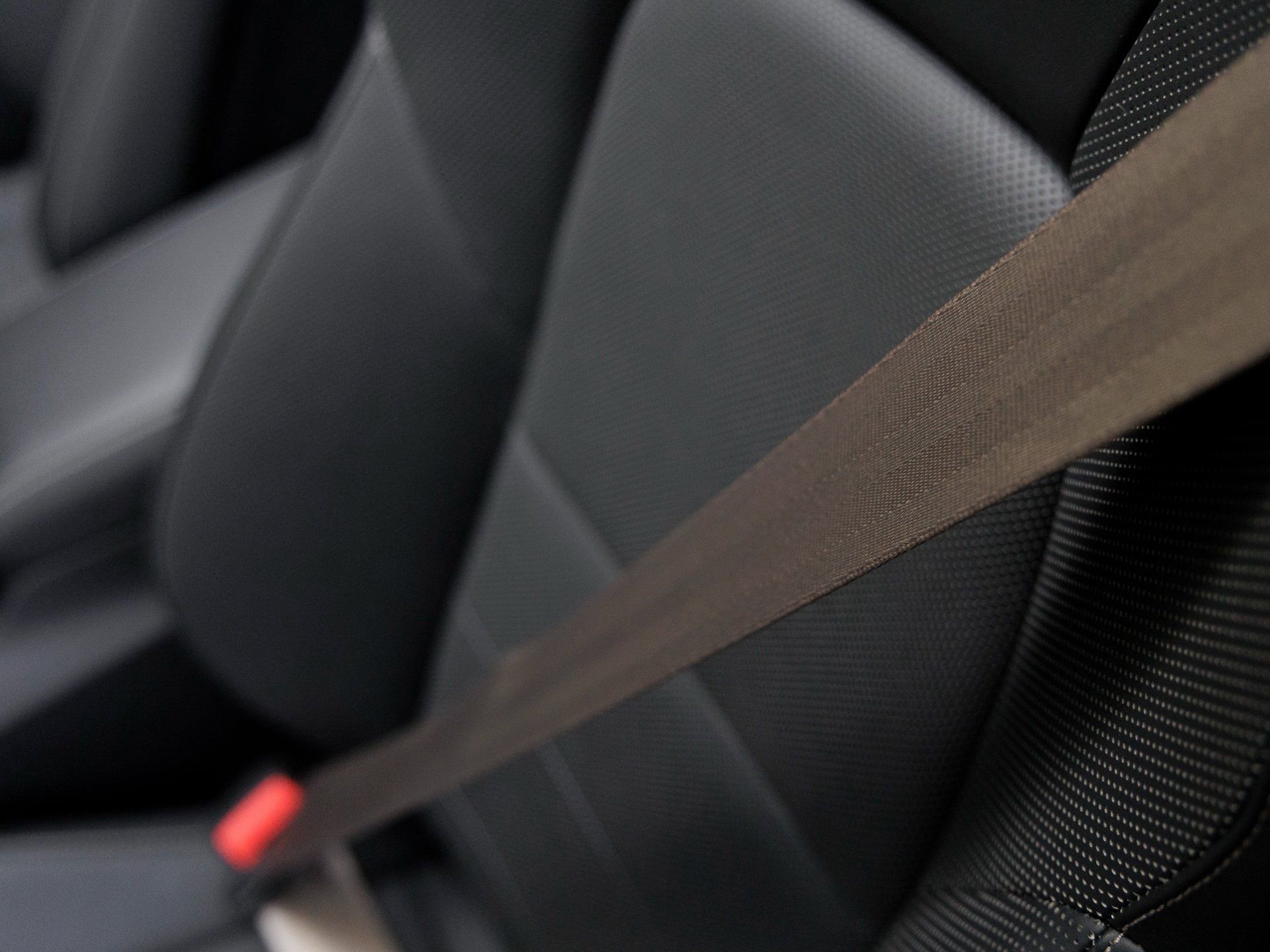 New 2024 Porsche Macan Turbo Electric image 18