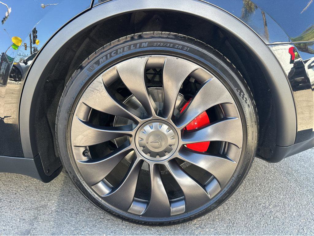 Used 2023 Tesla Model Y Performance image 14