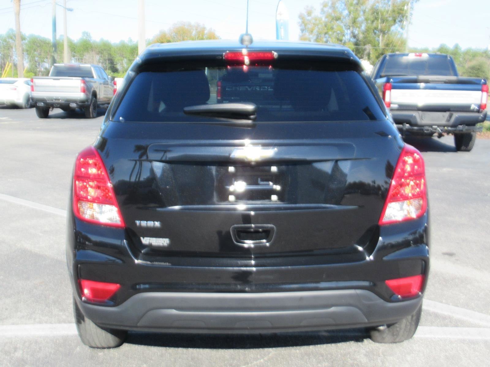 Used 2022 Chevrolet Trax LS w/ Tint and Cruise Package image 6