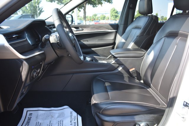 Used 2024 Jeep Grand Cherokee Limited 4xe AWD/4WD image 14