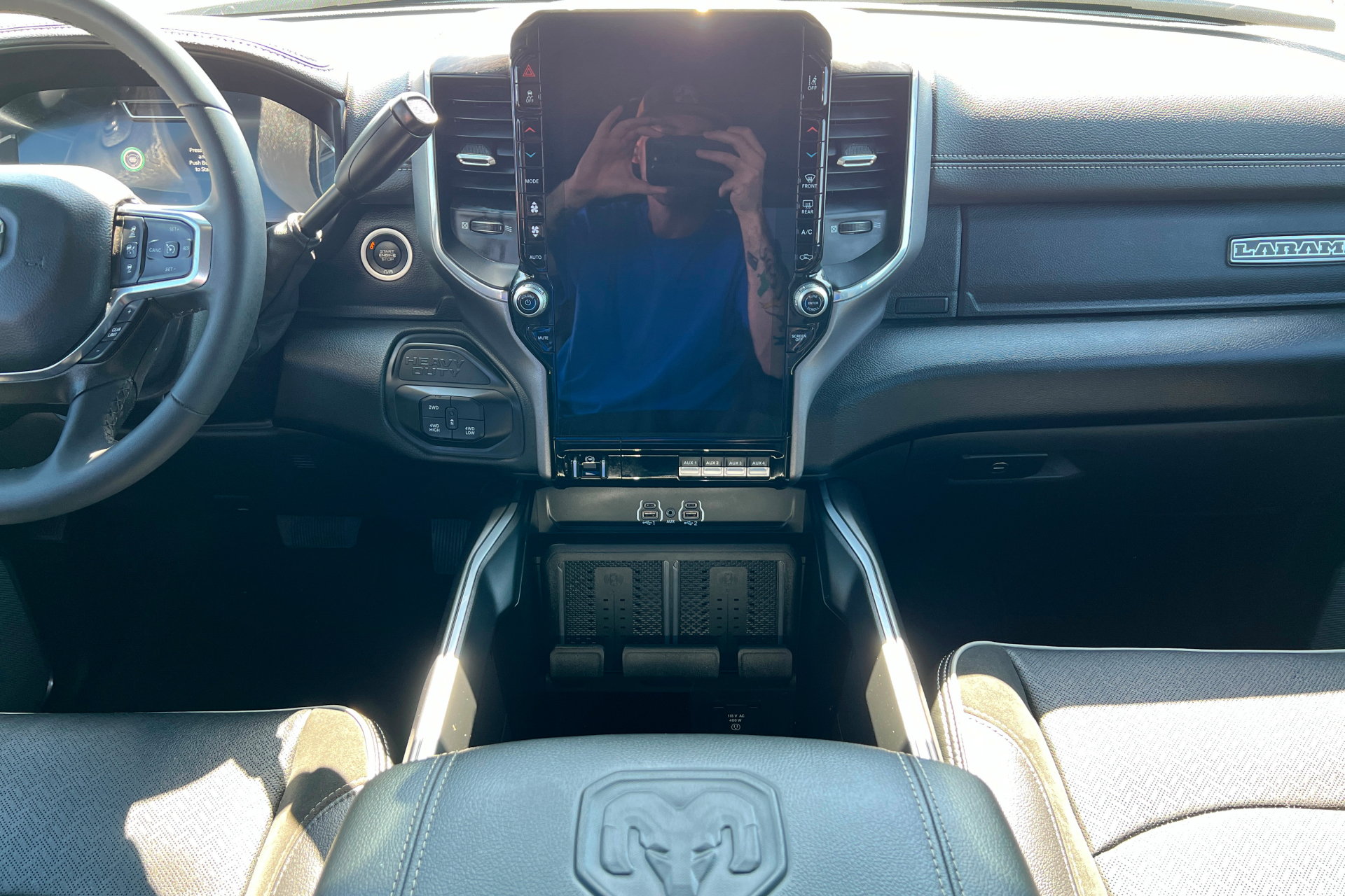 Used 2025 RAM 3500 Laramie AWD/4WD image 13