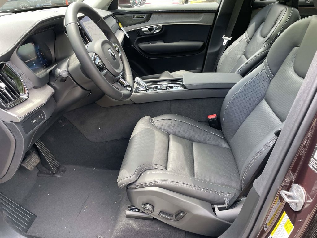 New 2026 Volvo XC90 B6 Ultra w/ Protection Package Premier AWD/4WD image 14