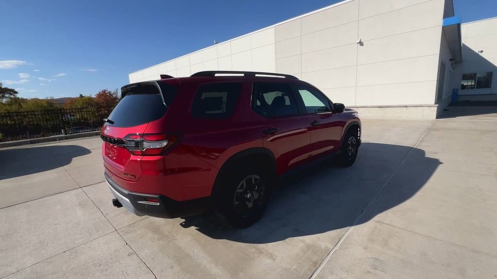 New 2025 Honda Pilot TrailSport image 9