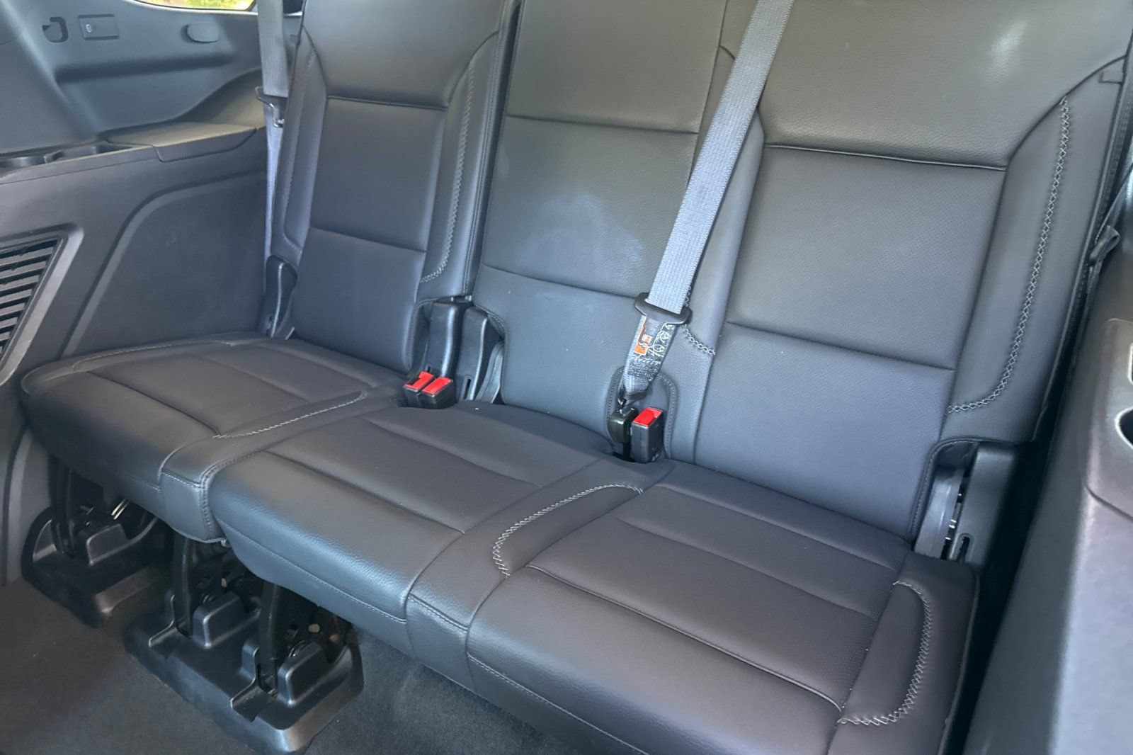 Used 2025 GMC Yukon Denali AWD/4WD image 24