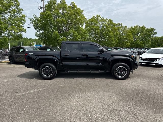 Used 2025 Toyota Tacoma TRD Sport AWD/4WD image 3