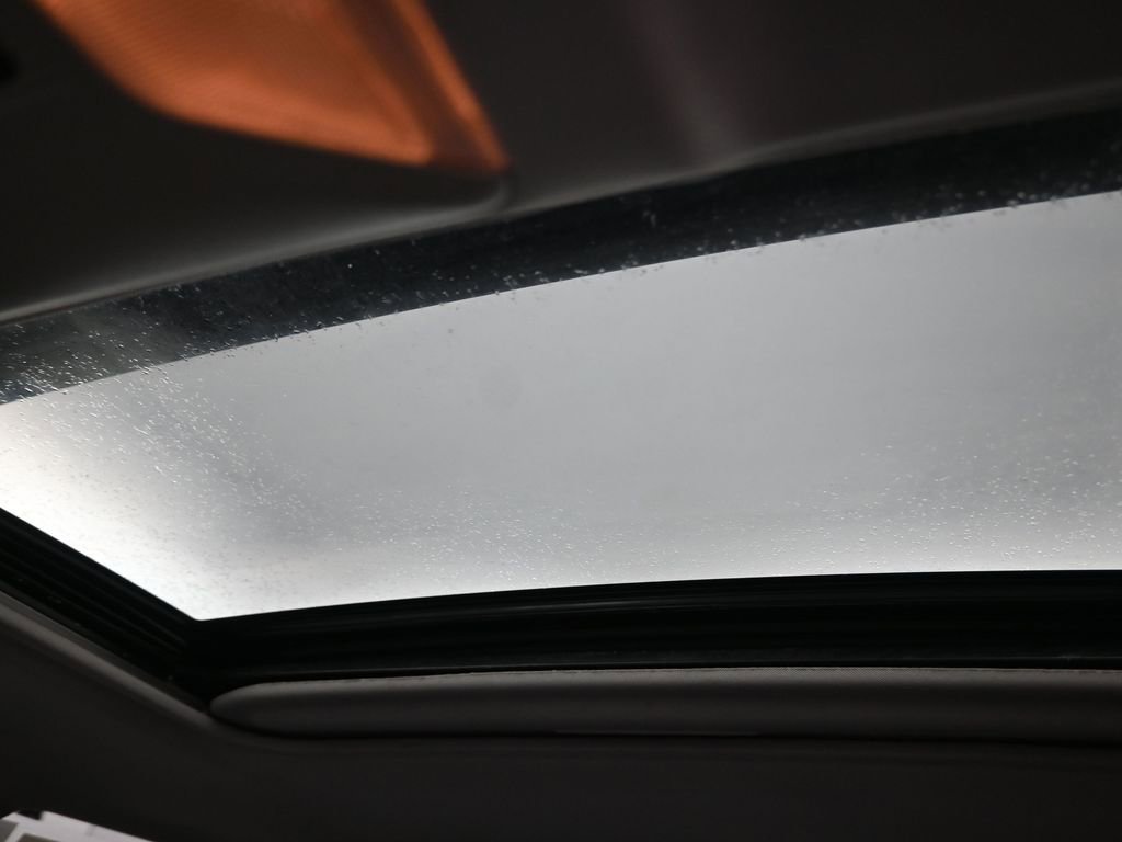 Used 2021 Toyota RAV4 XLE w/ Convenience Package FWD image 14