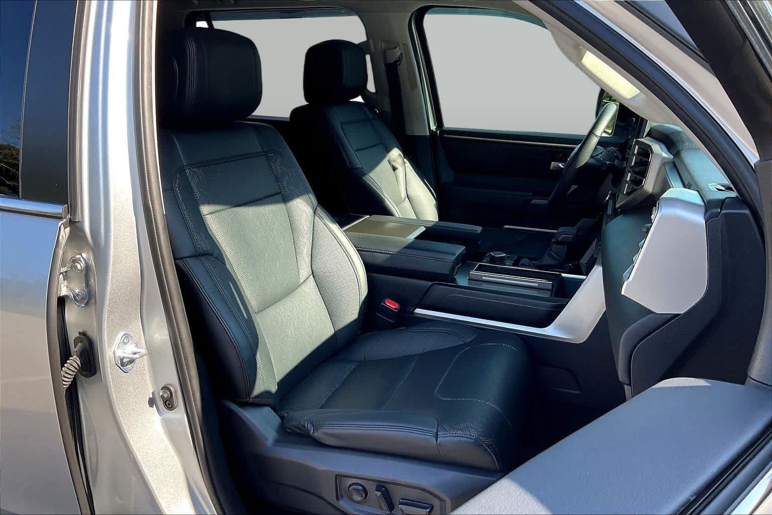 Used 2024 Toyota Sequoia SR5 w/ SR5 Premium Package AWD/4WD image 9