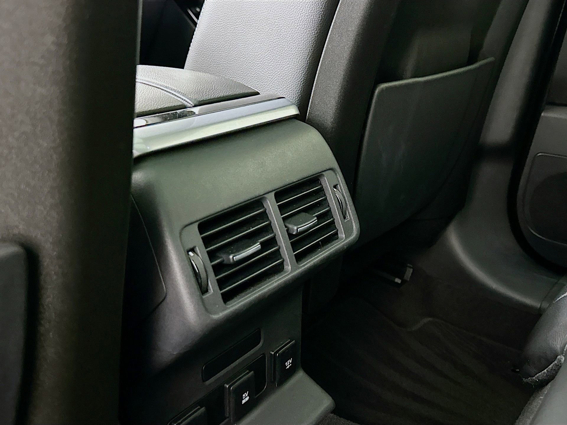 Used 2020 Land Rover Range Rover Velar R-Dynamic S image 27