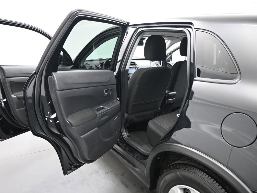 Used 2021 Mitsubishi Outlander Sport ES image 14