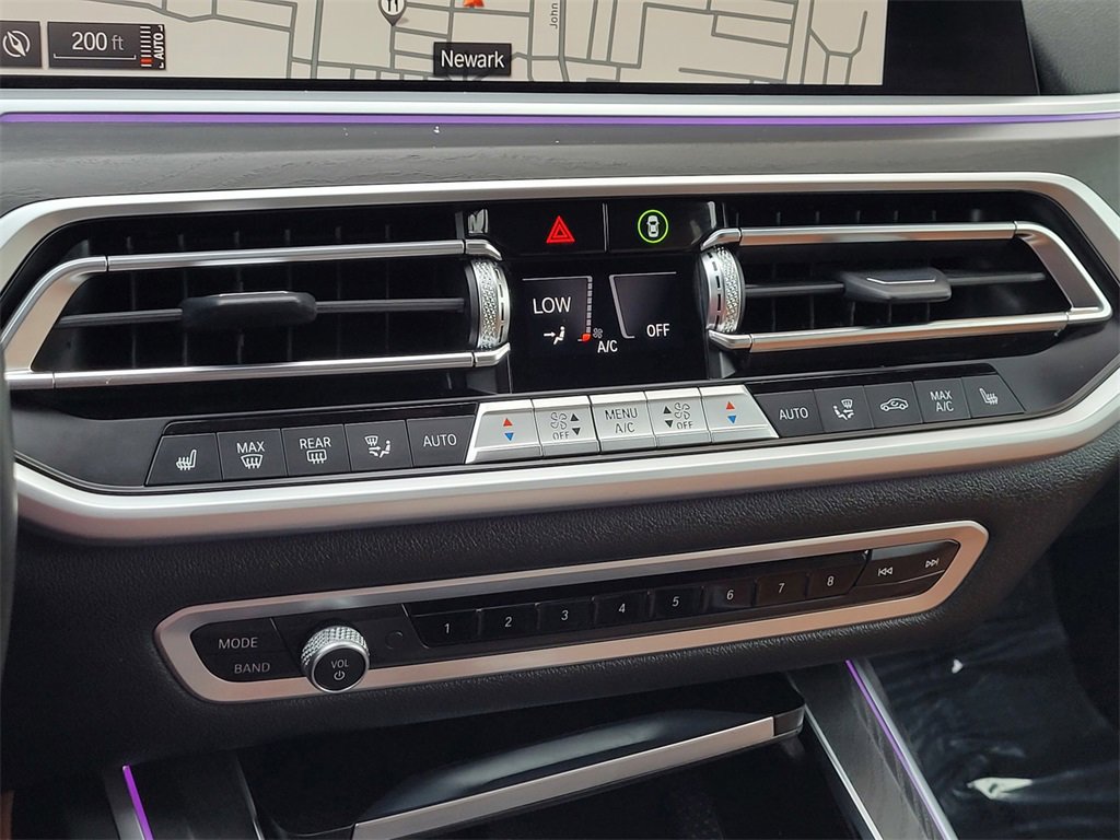 Used 2022 BMW X7 xDrive40i w/ M Sport Package image 24