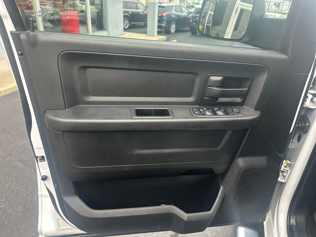 Used 2018 RAM 2500 Tradesman w/ Chrome Appearance Group image 31