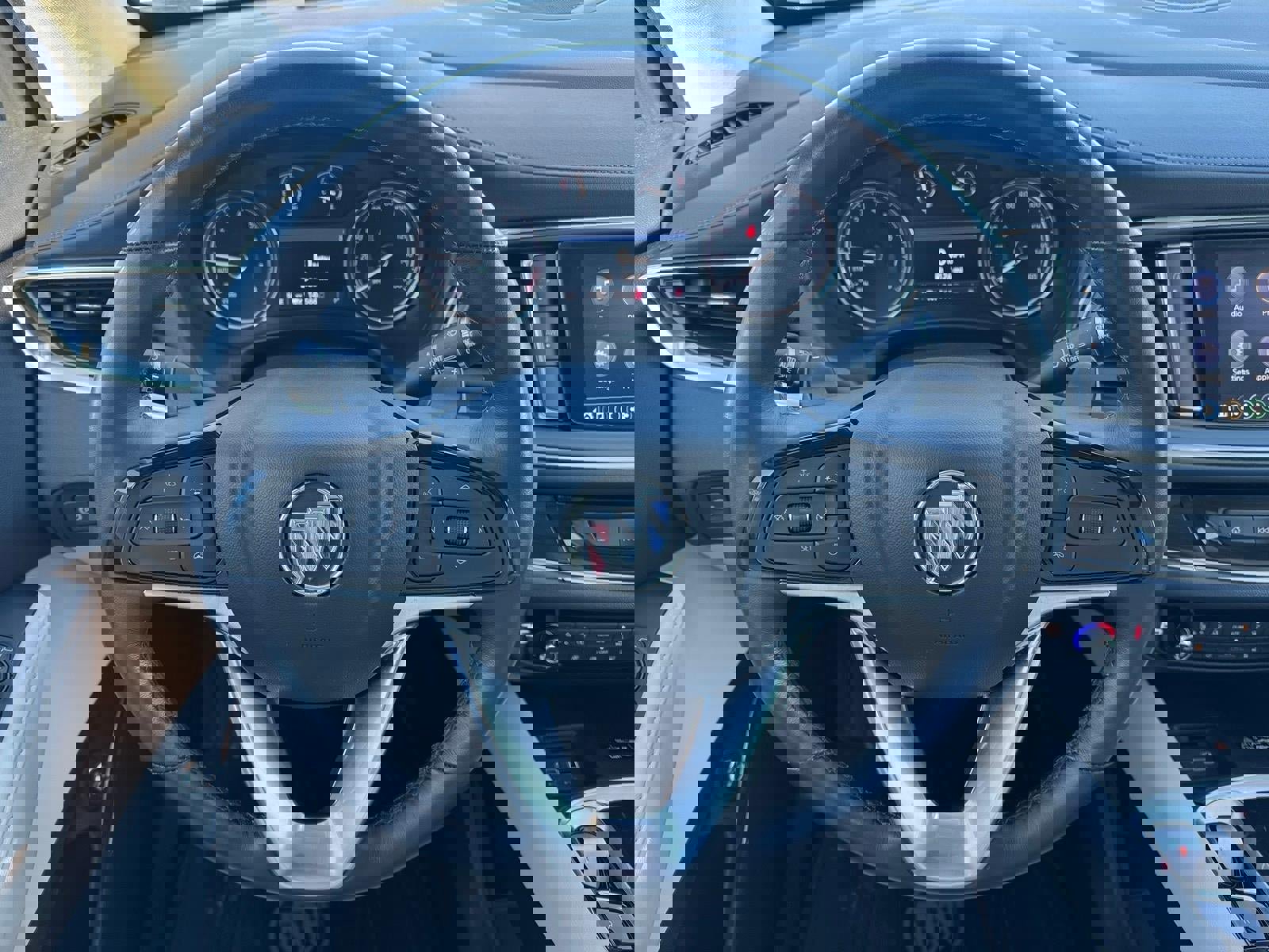 Used 2024 Buick Enclave Essence w/ Technology Package image 8