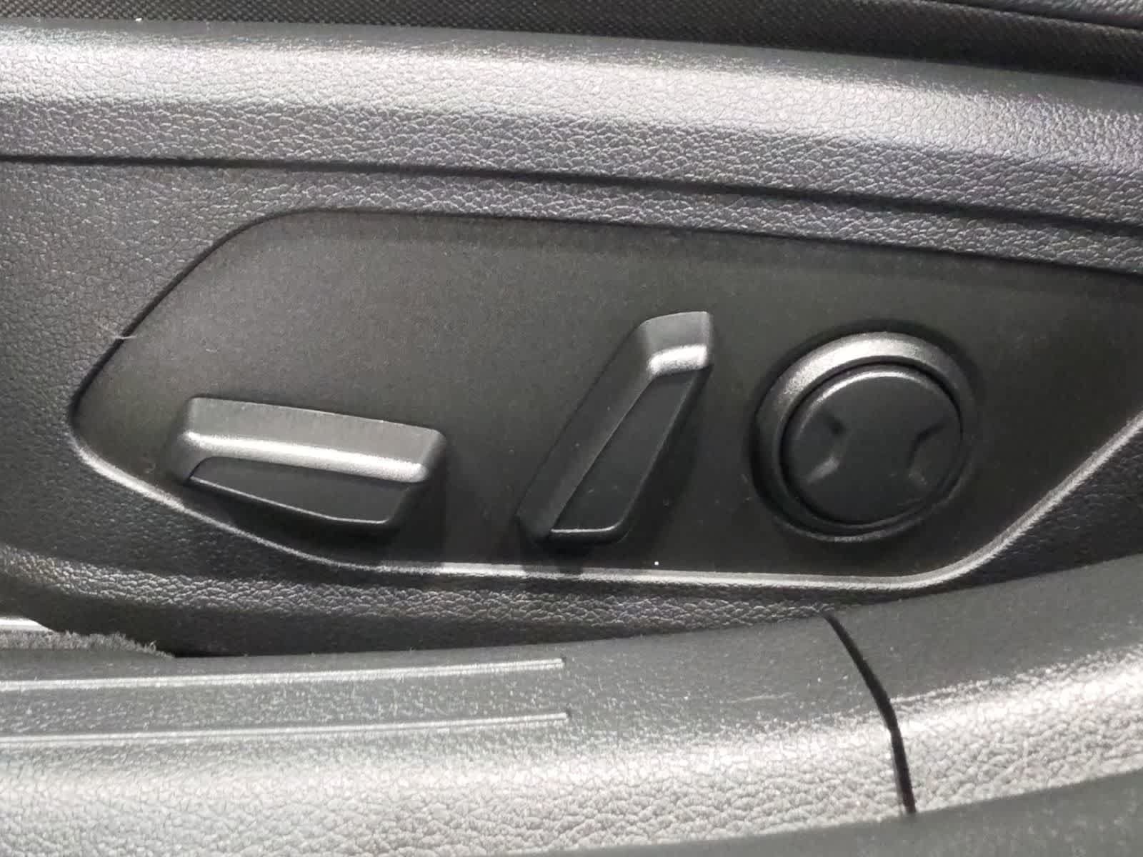 Used 2023 Hyundai Sonata Limited w/ Preferred Accessory Package FWD image 16